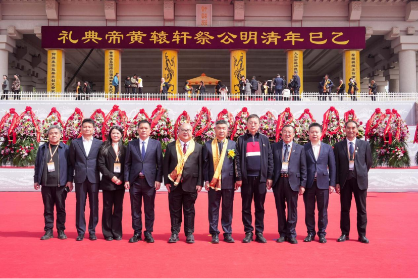 中国古董 北平 故宮保管委員會 重慶金陵 大明宣徳年製 青花染付 蓮文輪花鉢 箱 中国古董 北平 故宮保管委員會 重慶金陵 大明宣徳年製 青花染付